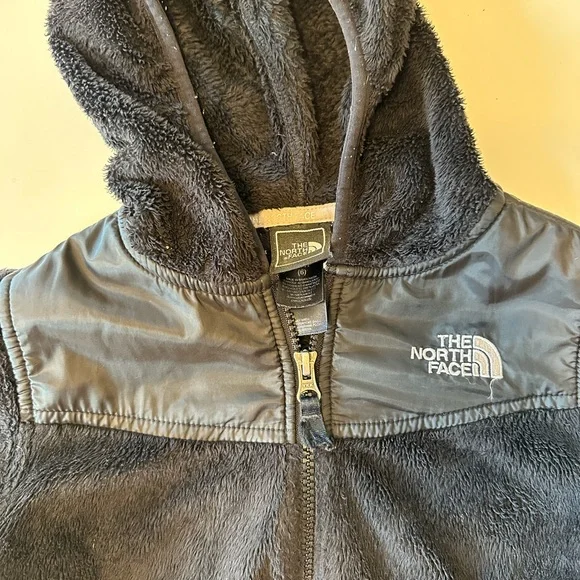 Girls size 6 black hooded North Face Fleece - Picture 4 of 4